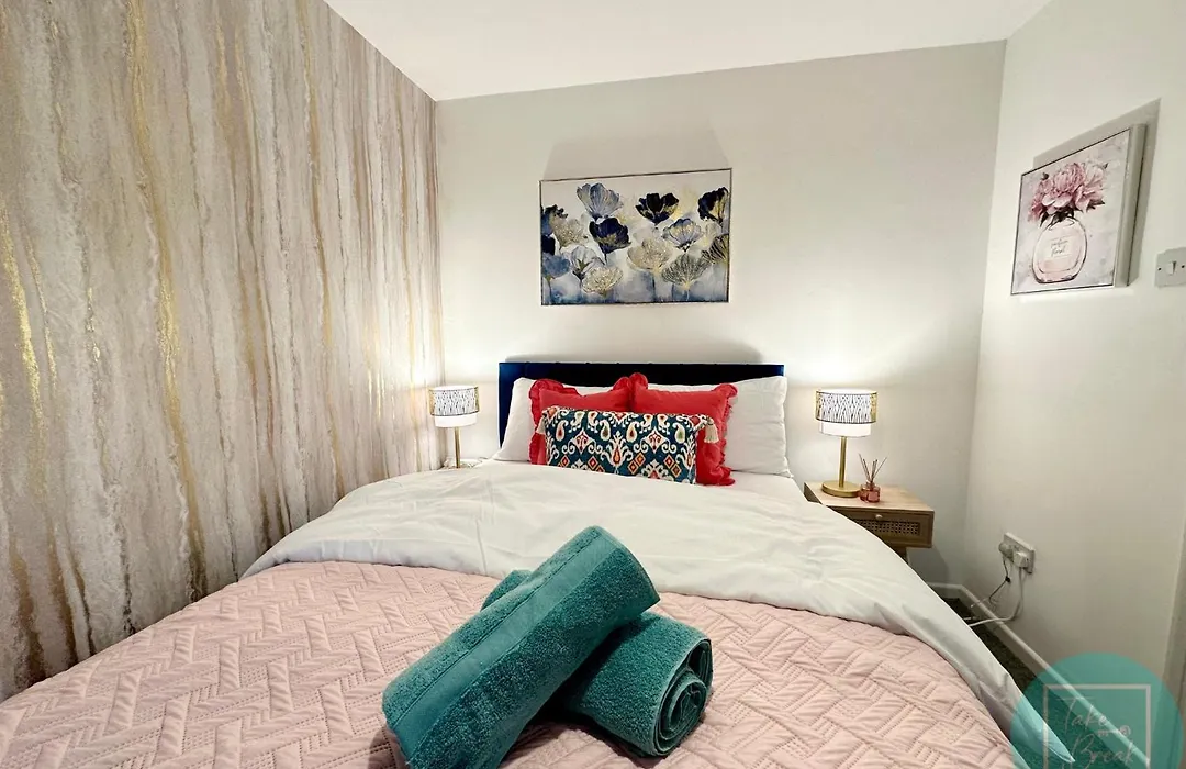 Charming 2Br Swinton House -Close To Manchester City Center-1